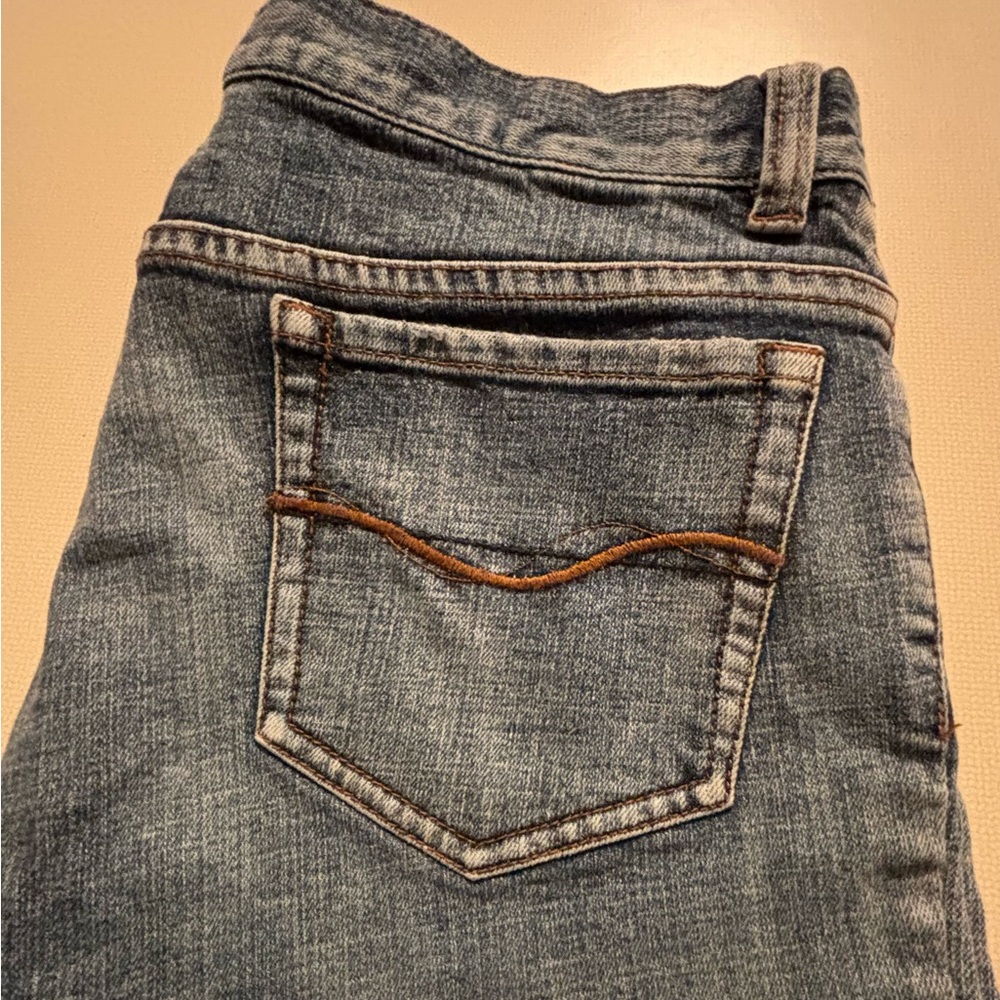 Retro “Daisy Fuentes” faded Blue Denim Jeans with embroidered pockets (size 10)